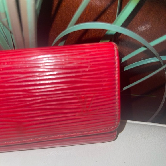 Louis Vuitton Epi Key Case. EUC. - Picture 3 of 3